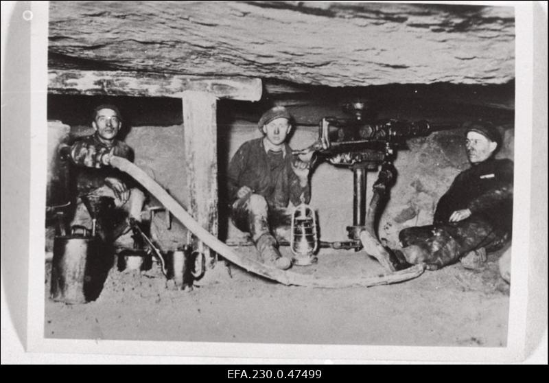 Ülgaste fosforiidikaevandus, fosforiidi kaevandamine.