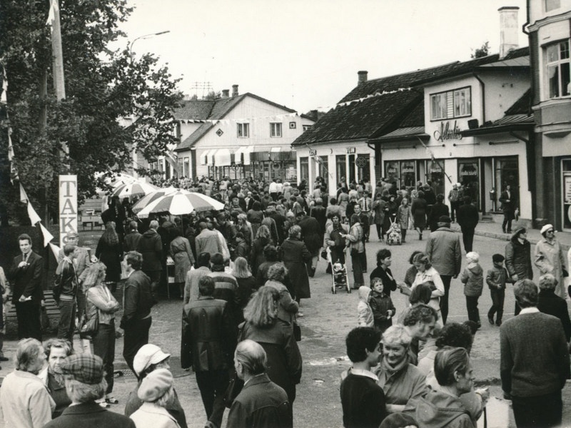 foto, Viljandi - 700, Tartu tn, laat, 1983 foto J. Jaaku