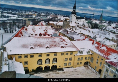 Vaade Pika Hermanni tornist. Esiplaanil Toompea lossi hoov.  similar photo