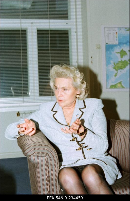 Ameerika Ühendriikide Suursaatkond Tallinnas. Ameerika Ühendriikide suursaadik Eestis Melissa Wells, omaaegse kuulsa näitleja ja laulja Miliza Korjuse tütar.