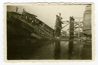 Vabadussild: parandustööd sillal. Tartu, 1941-1942.  duplicate photo