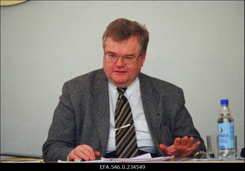 Nõupidamine. Keskerakond. Edgar Savisaar.