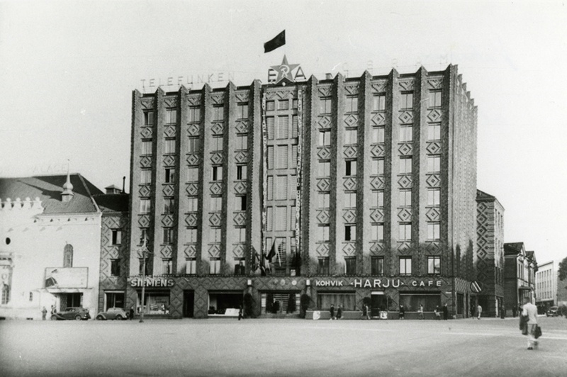 EKA kindlustusseltsi maja Tallinnas, hilisem Linnavalitsus. Arhitekt Robert Natus