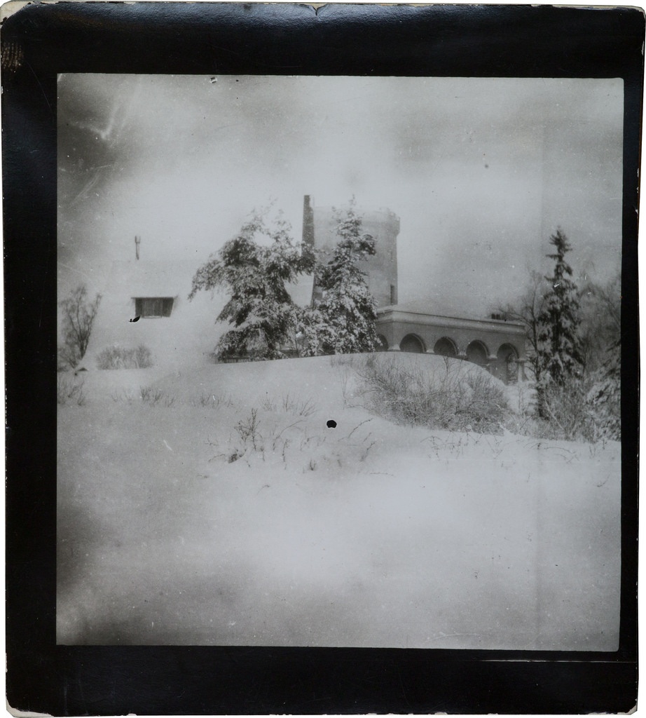Wintery Tarvaspää pictured from the southeast in the 1910s.