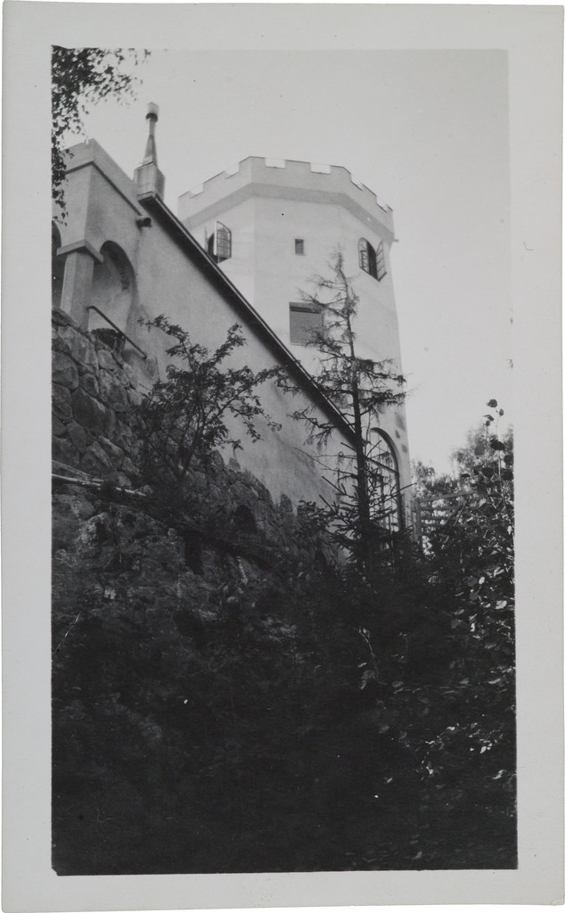 The tower of Tarvaspää pictured from the northeast in 1914.