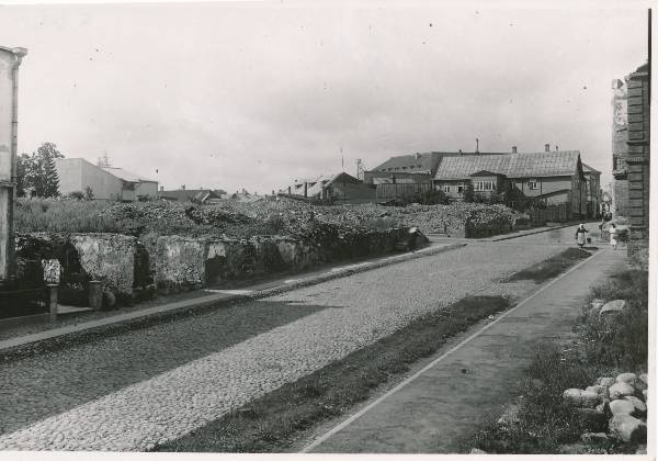 Varemed Lille ja Tähe t nurgal. Tartu, 25.07.1946.