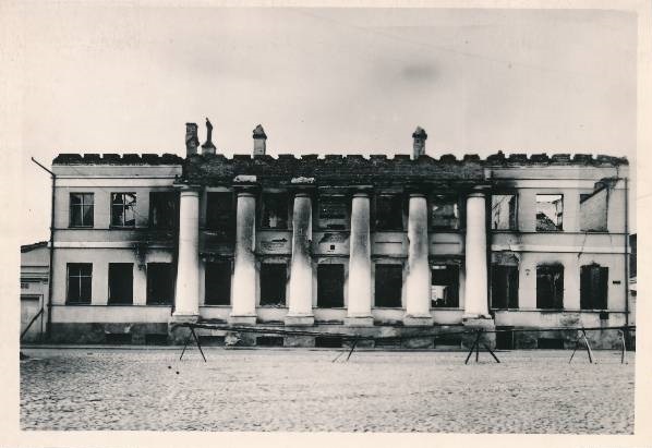 Tartu linnavaade. Tartu Veterinaariainstituudi varemed, Vene tn. 1944.a.