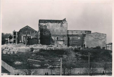 Teater Vanemuine, vana teatrihoone varemete lammutamine. Tartu, 1958.  similar photo