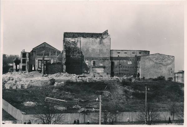 Teater Vanemuine, vana teatrihoone varemete lammutamine. Tartu, 1958.