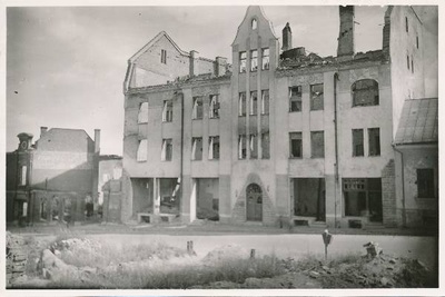 Sõjavaremetes Erakliinik, Riia t. Tartu, 14.08.1946.  similar photo