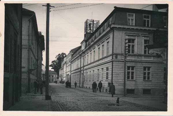 Rüütli t, paremal postkontor (Rüütli 15). Tartu, 1957.