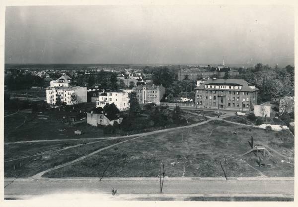 Tartu silmakliinik (ees paremal; Heidemanni t), 1957.