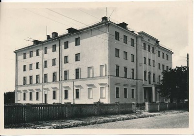 TRÜ ühiselamu Pälsoni 23 (hiljem Pepleri 23). Tartu, 1957.  duplicate photo