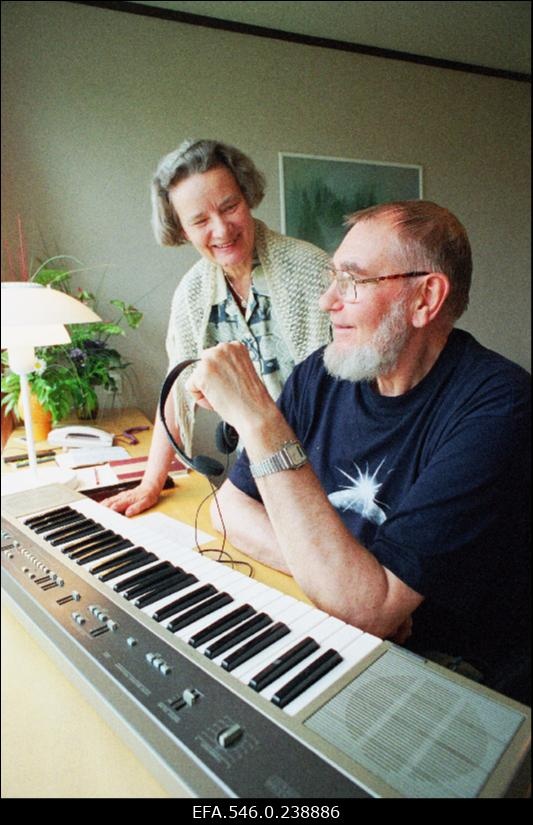 Helilooja Veljo Tormis abikaasa teatriajaloolase Lea Tormisega.