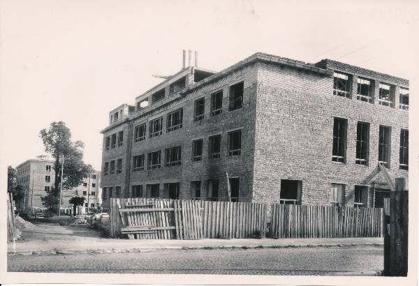 Vanemuise 26 (Tartu kunstnike maja) ehitamine. Tartu, 1958.
