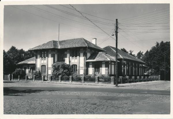 TRÜ Kehakultuuriosakonna õppebaas, varem EÜS-i maja. Tartu, 1957.