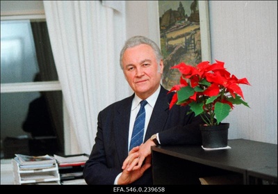 Eesti Maarahva Erakonna esimees Arnold Rüütel.  similar photo