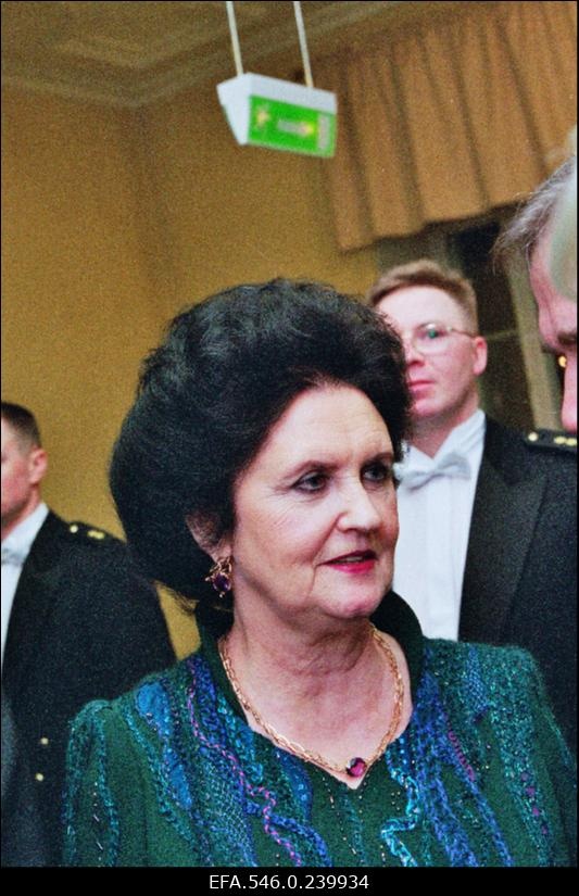 Eesti Vabariigi aastapäeva aktus ja presidendipaari vastuvõtt Estonia kontserdisaalis. Presidendiproua Ingrid Rüütel.