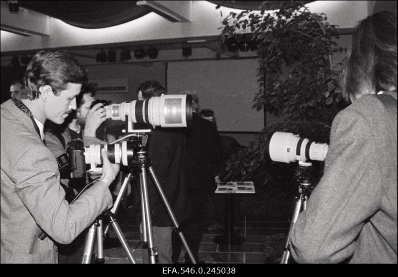 Firma Canon presenteerib fototehnikat.