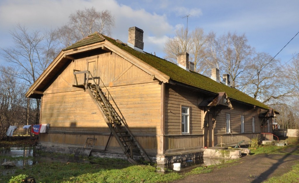 Haapsalu railway station workers' dwelling 1