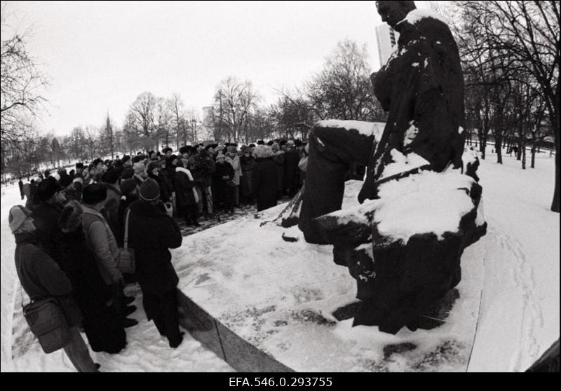 Märtsipommitamise 50.aastapäeva tähistamine.