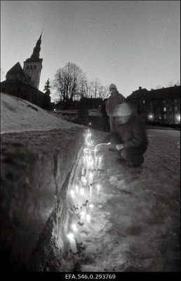 Märtsipommitamise 50.aastapäeva tähistamine.  similar photo