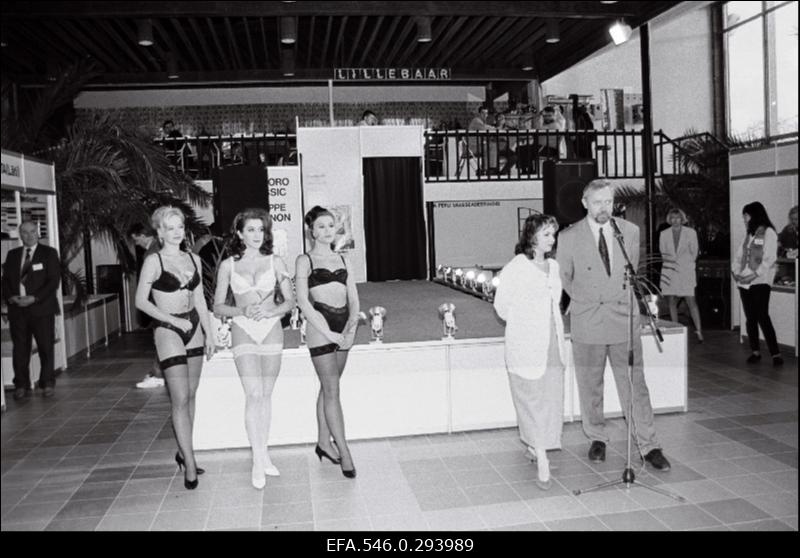 Rõivamess Eesti Näitustel.