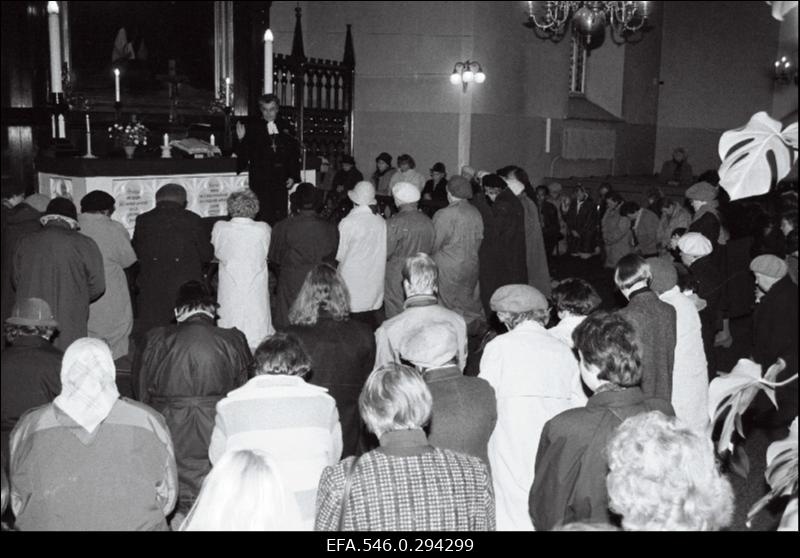 Jumalateenistus Tallinna Jaani kirikus. Teenib õpetaja Toomas Paul.