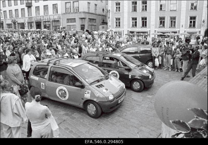 Autofirma Renault esitlusüritus Raekoja platsil