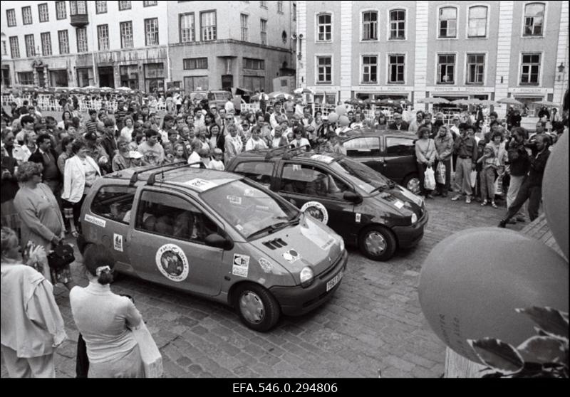 Autofirma Renault esitlusüritus Raekoja platsil