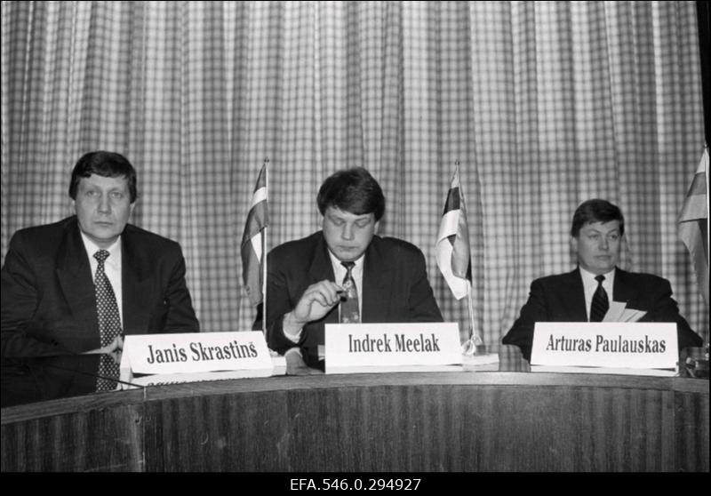Balti riikide esindajad nõupidamisel.