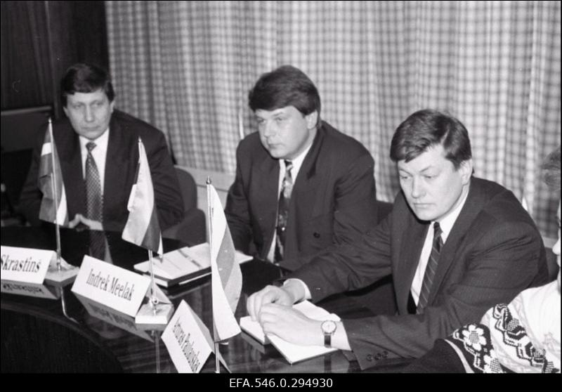 Balti riikide esindajad nõupidamisel.