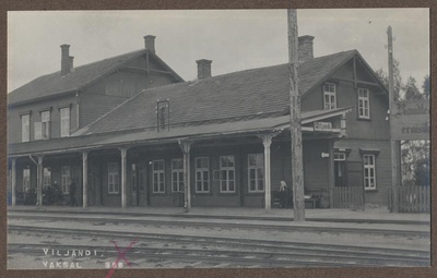 foto albumis, Viljandi, vaksal, u 1930, foto J. Riet  duplicate photo