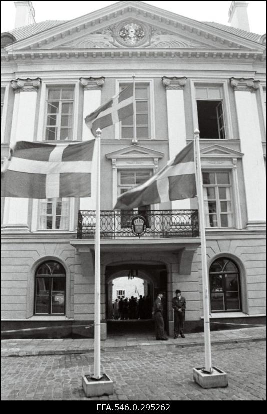 Rootsi välisminister Margaretha af Ugglas visiidil Tallinnas Rootsi saatkonna renoveeritud hoone avamisel.