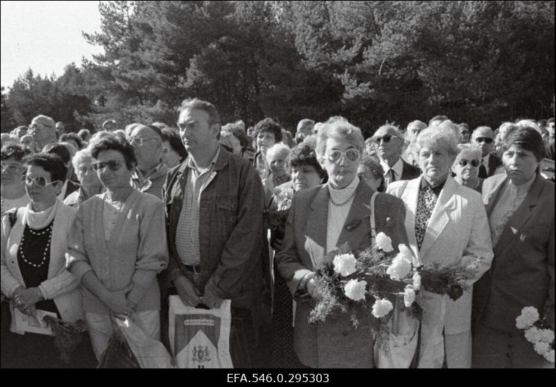 Eesti territooriumil holokaustis hukatud juutidele Klooga mälestussamba avamine.