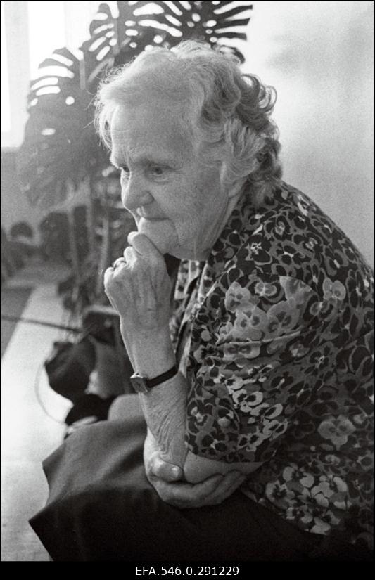 Ajalehe "Rahva Hääl" toimetuse oma rahvas pidulikel hetkedel.