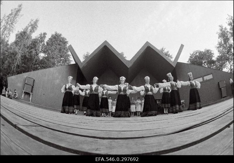 Põltsamaa mäng, pressipäevad Saaremaal.