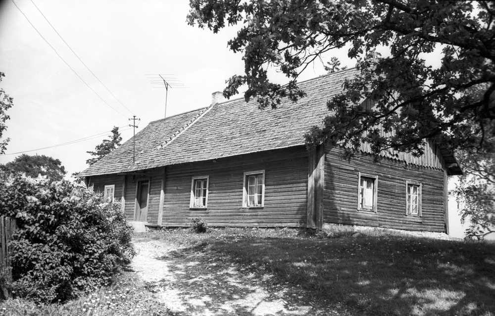 Vao kool, vaade esiküljele ja paremale otsale.