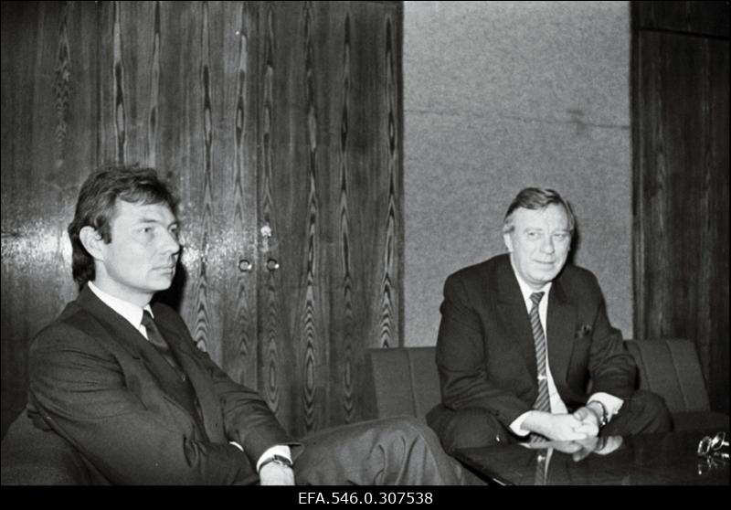 Kraft, Kadastik, Väli, Müür.