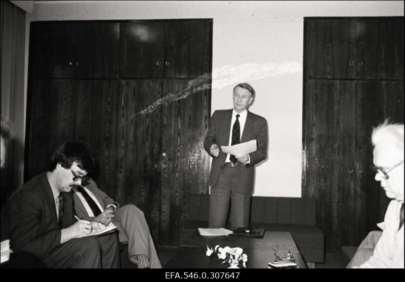 Saadikud: Arro, Kork, J. Hansen, Uluots, Tamme, Kraft, Sõmer.