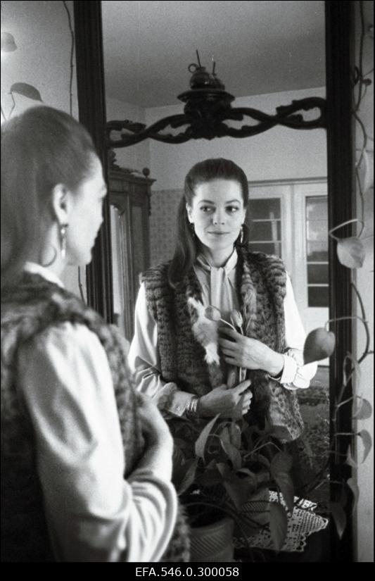 Näitleja Elle Kull.