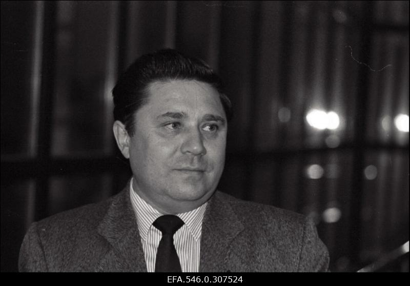 Kraft, Kadastik, Väli, Müür.