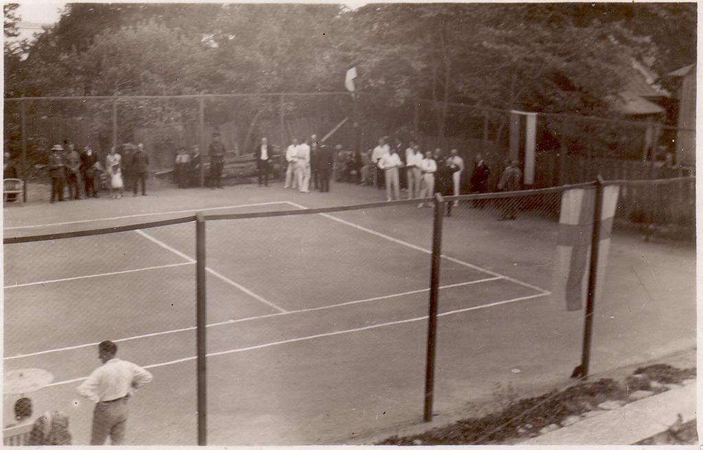 SS Läänela tenniseväljak