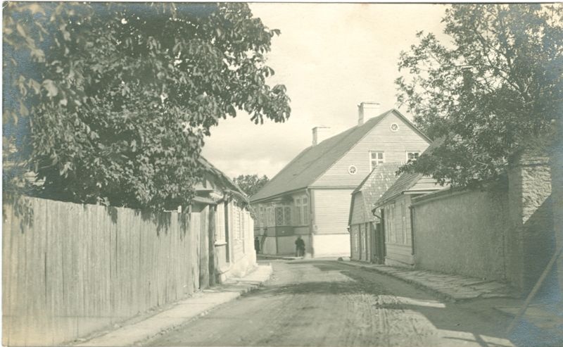 Fotopostkaart. Suur-Lossi ja Väike-Lossi tn. ristmiku vaade 20. saj. algul.