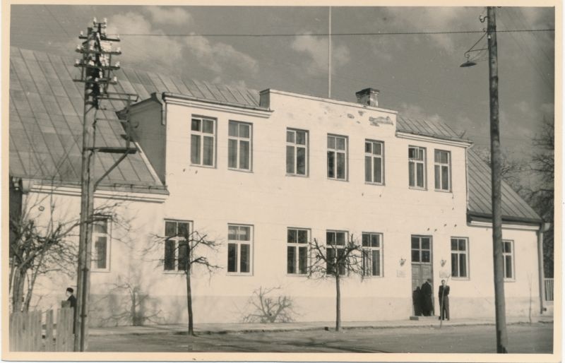Foto. Läänemaa TSN Täitevkomitee hoone Haapsalus Suur-Lossi tänav 43. Foto 1950.