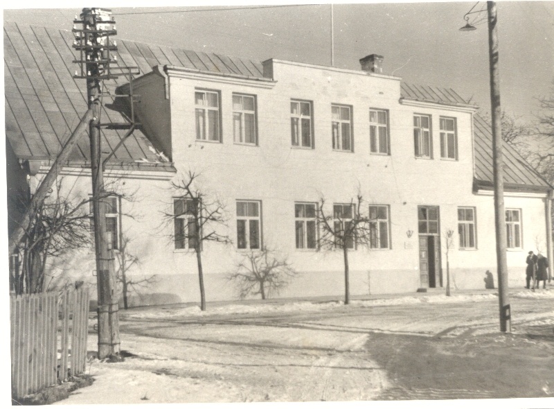 Foto. Läänemaa TSN Täitevkomitee hoone Haapsalus, Suur-Lossi tänav 43. Veeb 1949.