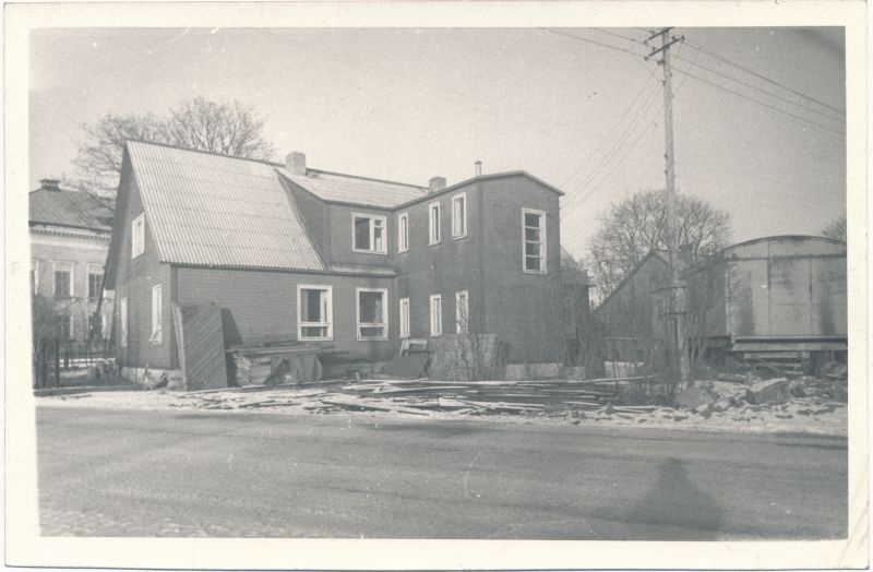 Foto. Orissaare sidejaoskanna hoone 1971.