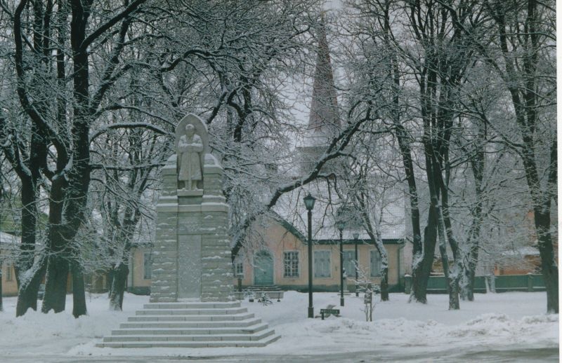 Värvifoto. Vabadussammas Haapsalus.