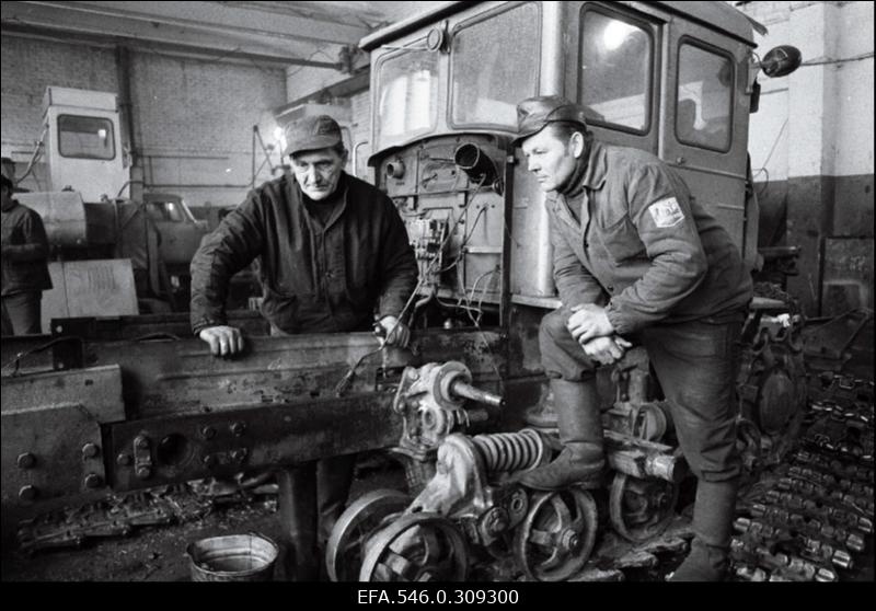 Kolhoosid Edasi ja Halinga.