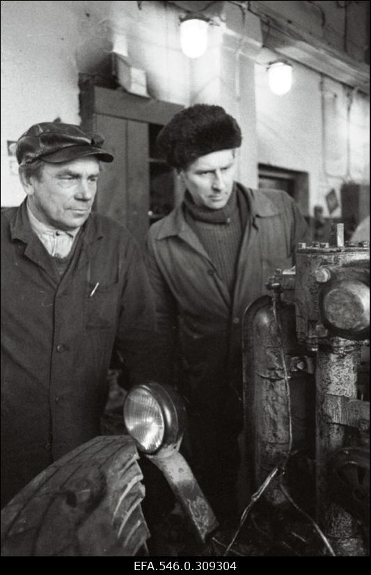 Kolhoosid Edasi ja Halinga.